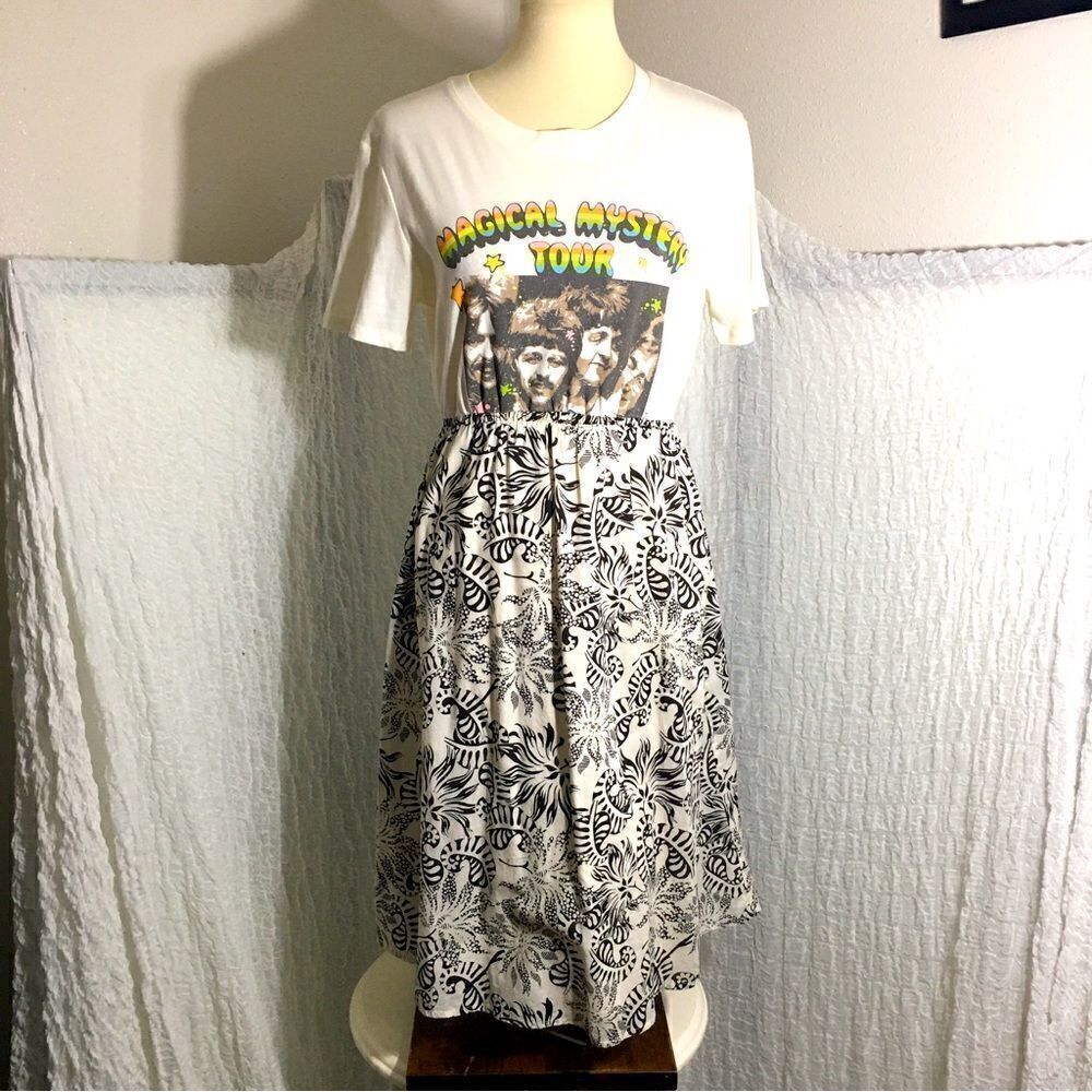 The Beatles Magical Mystery Tour Grapich Tee Dress  Size M
